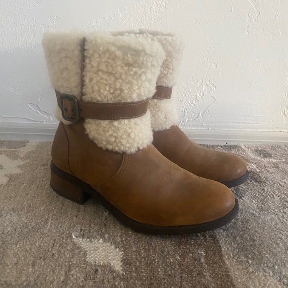 UGG Australia Blayre II Boots - Picture 1 of 5